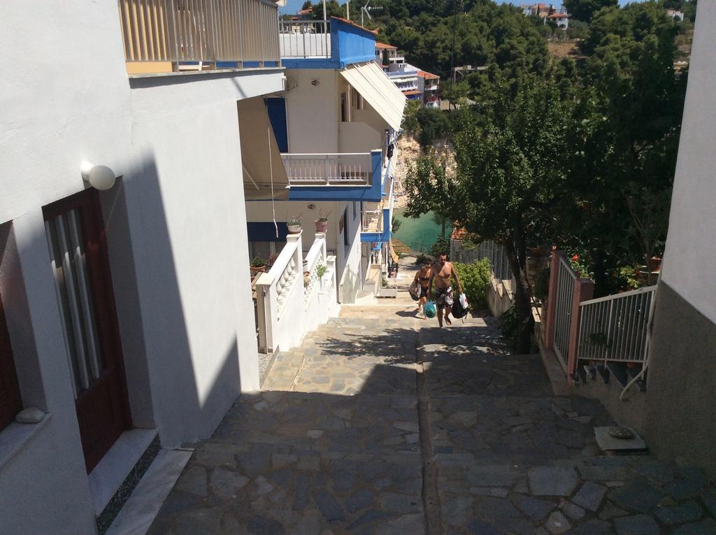 Kostas Rooms Votsi  Bagian luar foto