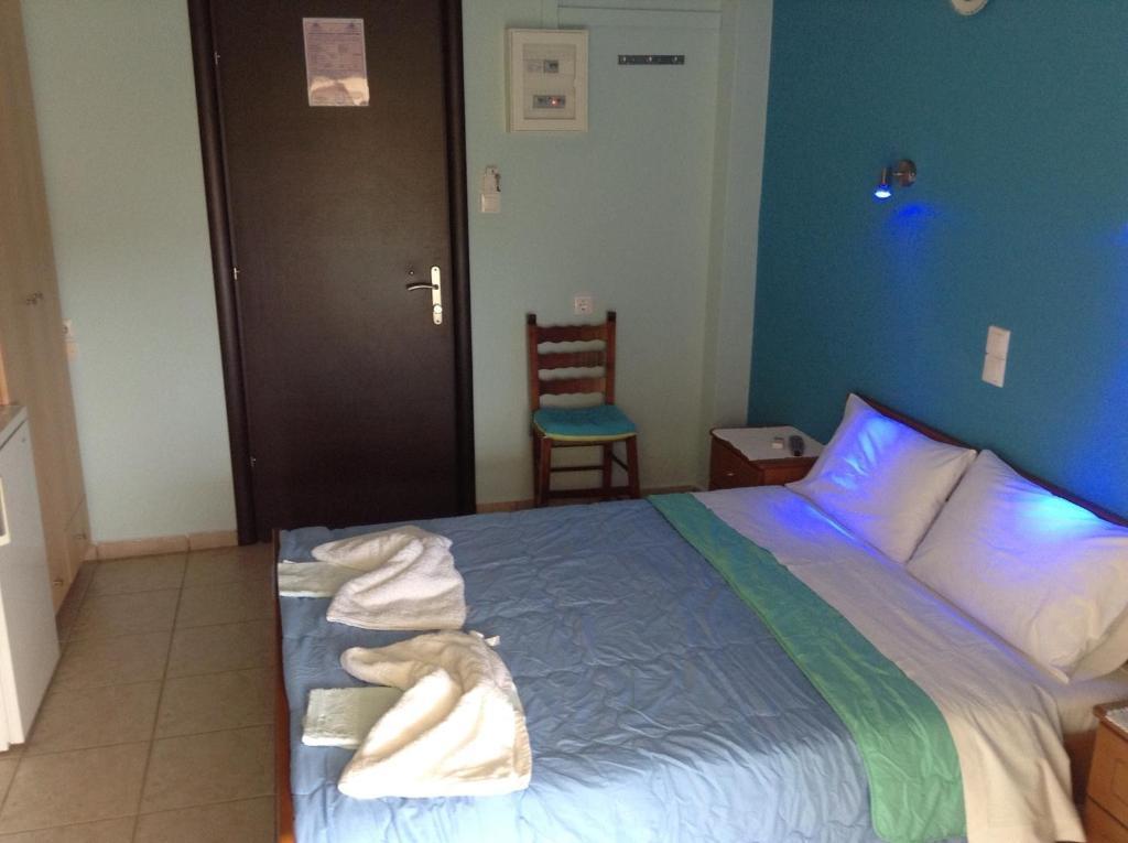 Kostas Rooms Votsi  Ruang foto
